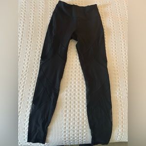 Lulu lemon patterned leggings. Full length size 8